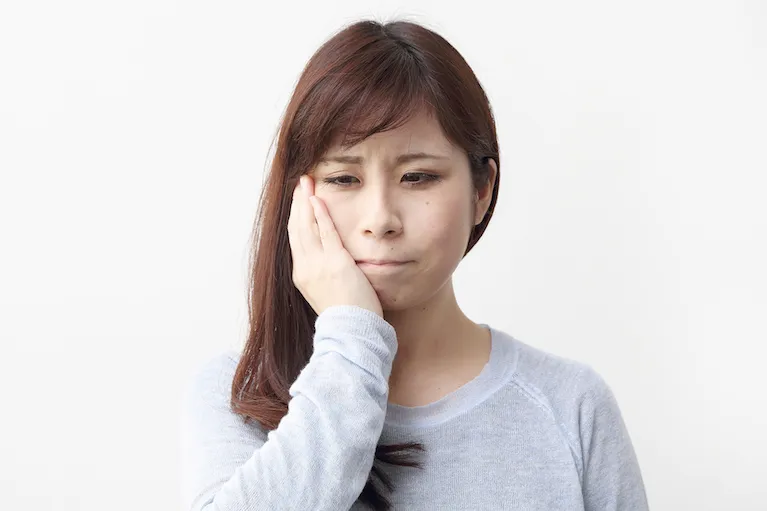 歯周病治療:無症状で進行する歯周病の予防と治療