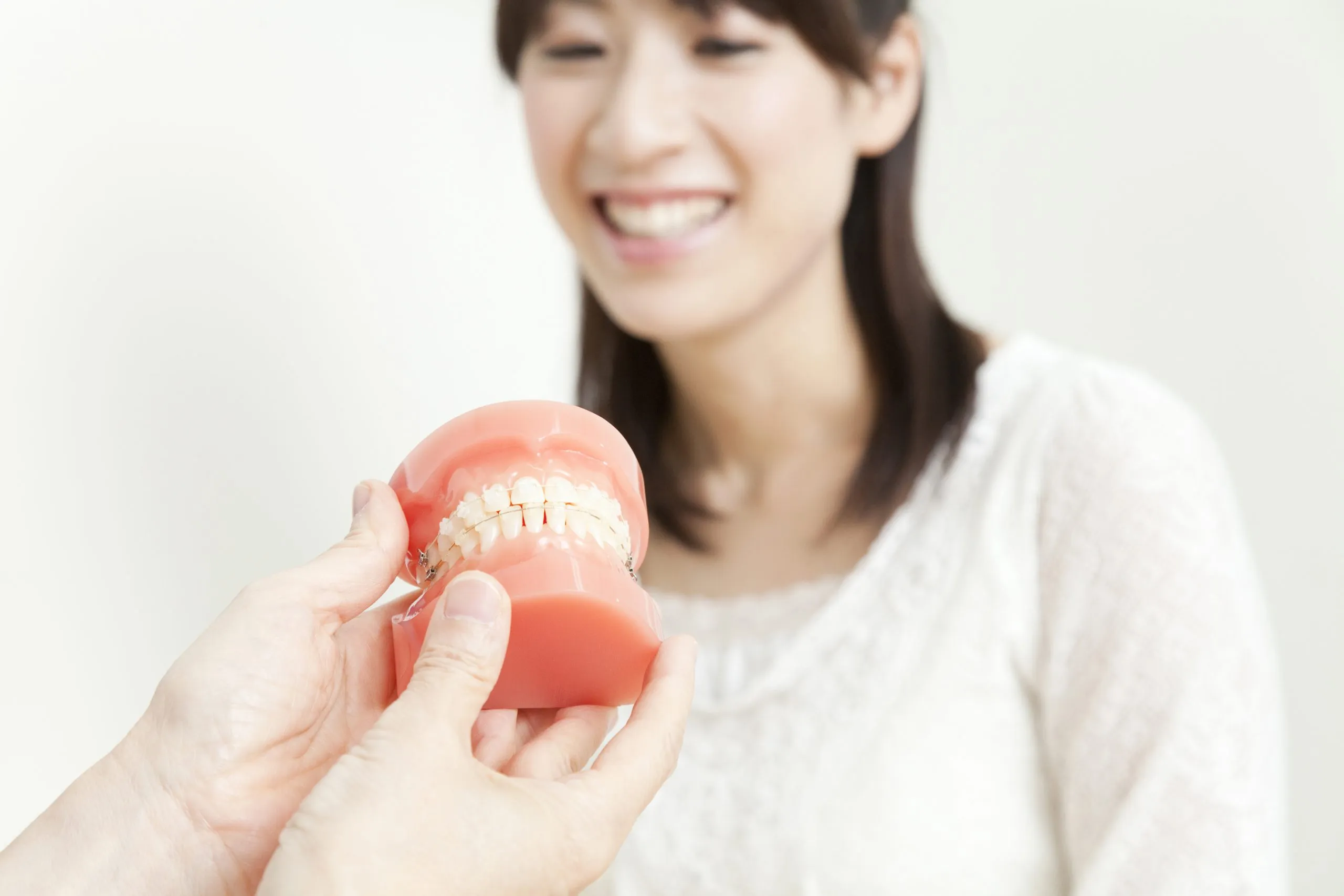 ④ 矯正を専門に行う歯科医師が治療を担当します